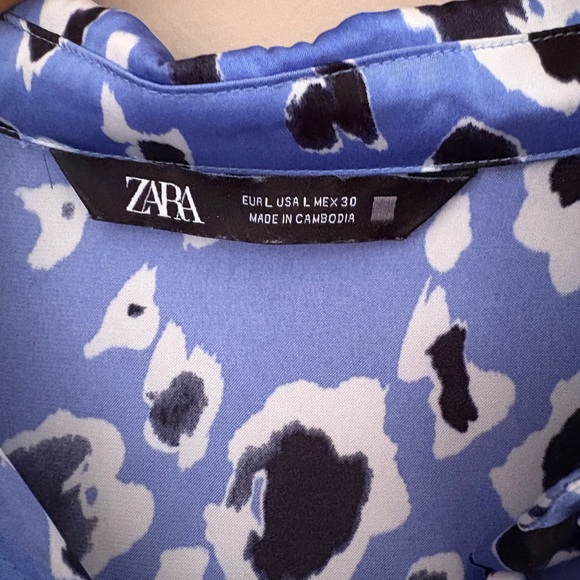 Zara Blue and Black Animal Print Blouse size Large - Picture 3 of 4